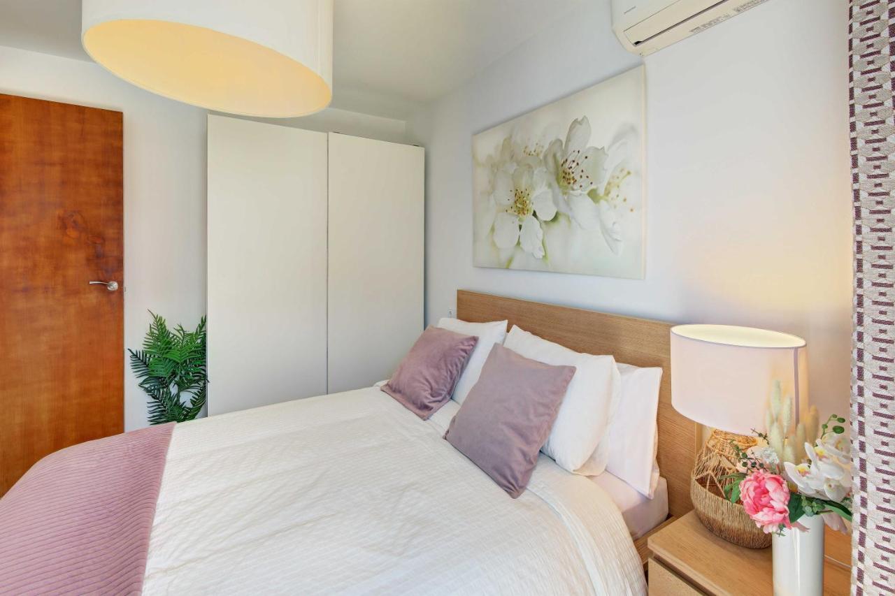 Apartament Pau Casals, 2 Min Walk From The Sea & Sea View Lloret de Mar Zewnętrze zdjęcie